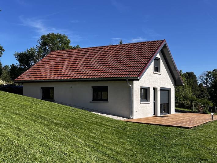 Gîte pour 8 personnes, avec terrasse et jardin