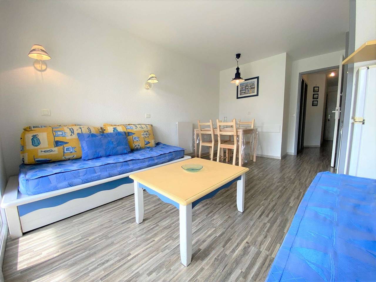 Entire apartment, Beachside Apartment with Pool, Terrace, and Parking - 50m from Cap Coz Beach in Fouesnant, Côte de Cornouaille