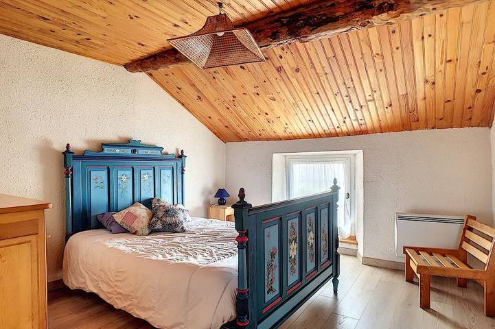 Location de vacances pour 6 personnes, avec terrasse, animaux acceptés à Llo - 2