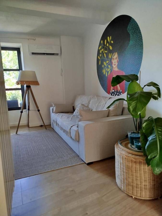 Gîte pour 3 personnes, avec vue et terrasse à Cucuron - 2