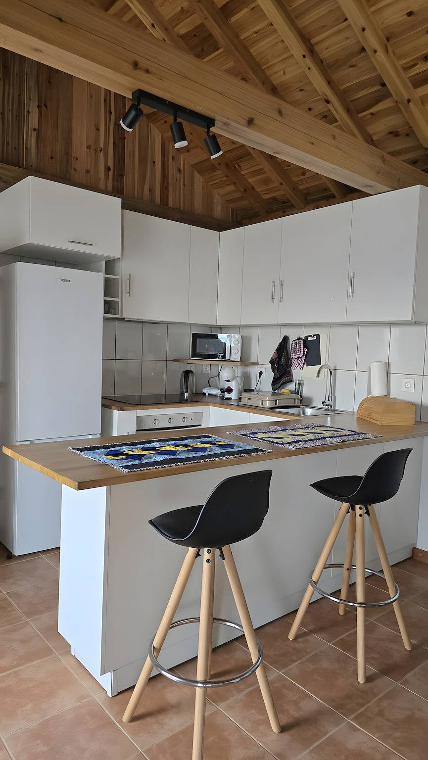 Ferienhaus 'Baía Do Porto Das Lajes' mit Meerblick, privater Terrasse und Wlan in Lajes das Flores, Flores (Azoren)