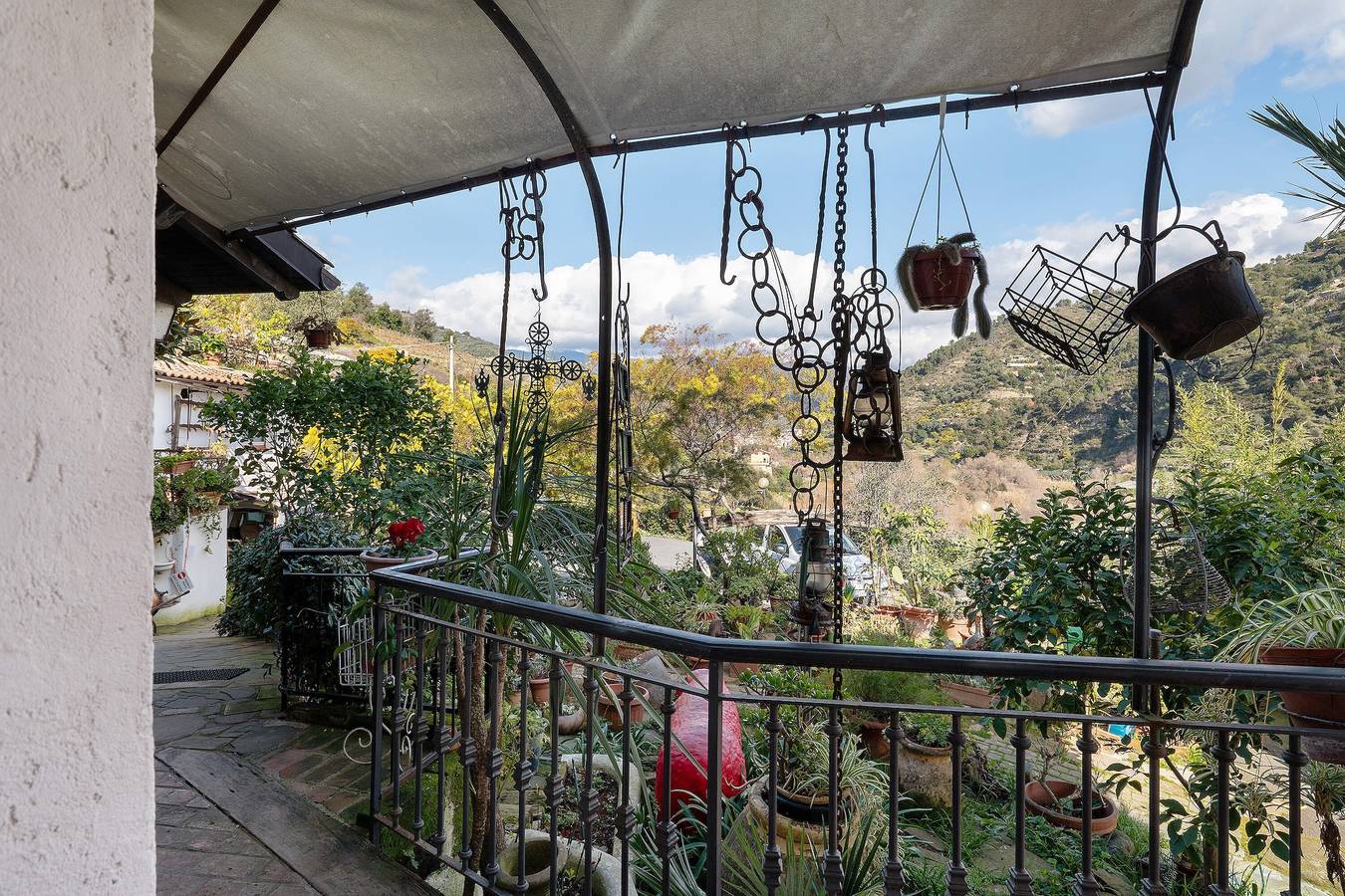 Chambre « Turchese » avec vue sur la montagne, Wi-Fi et climatisation in Dolceacqua, Alpes liguriennes