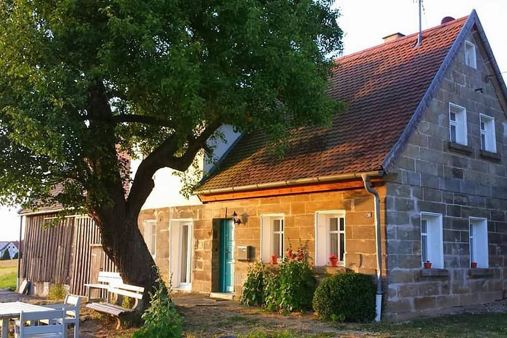 Das Bauernhaus wurde von Grund auf renoviert bei Beibehaltung alter Bausubstanz. in Mistelgau, Frankenalb