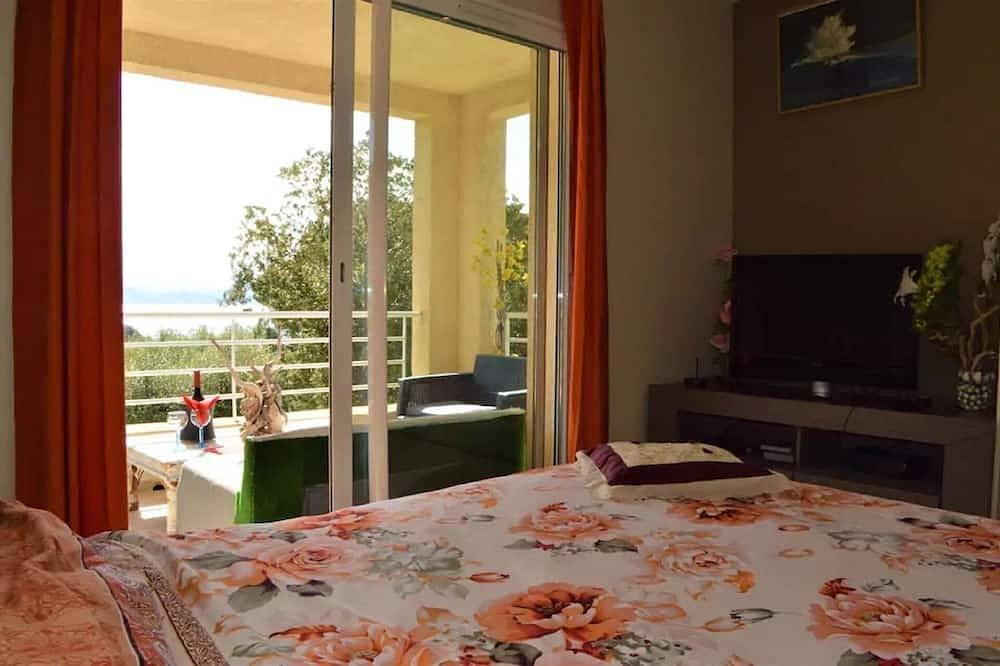 Villa with exceptional view 2 minutes walk from Farinole beach in Farinole, Calvi region