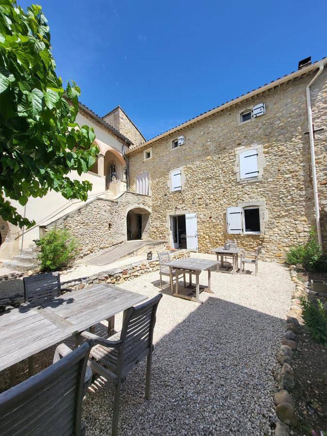 Chambre d’hôte pour 2 personnes, avec Terrasse ainsi que Jardin et Piscine