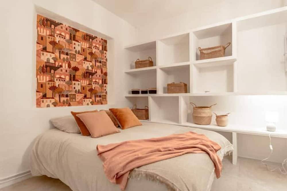 Villa Les Lauriers 150 m from the sea heated pool, Grimaud, golfe St Tropez in Grimaud, Mediterranean Coast (France)