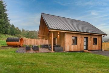 Gîte pour 8 personnes, avec jacuzzi et terrasse ainsi que sauna et jardin à Anould