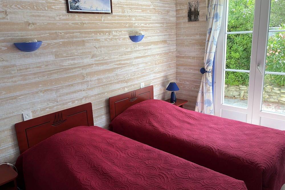 Confortable villa sur Ile de Ré, piscine et grand terrain clos in Sainte-Marie-de-Ré, Île de Ré