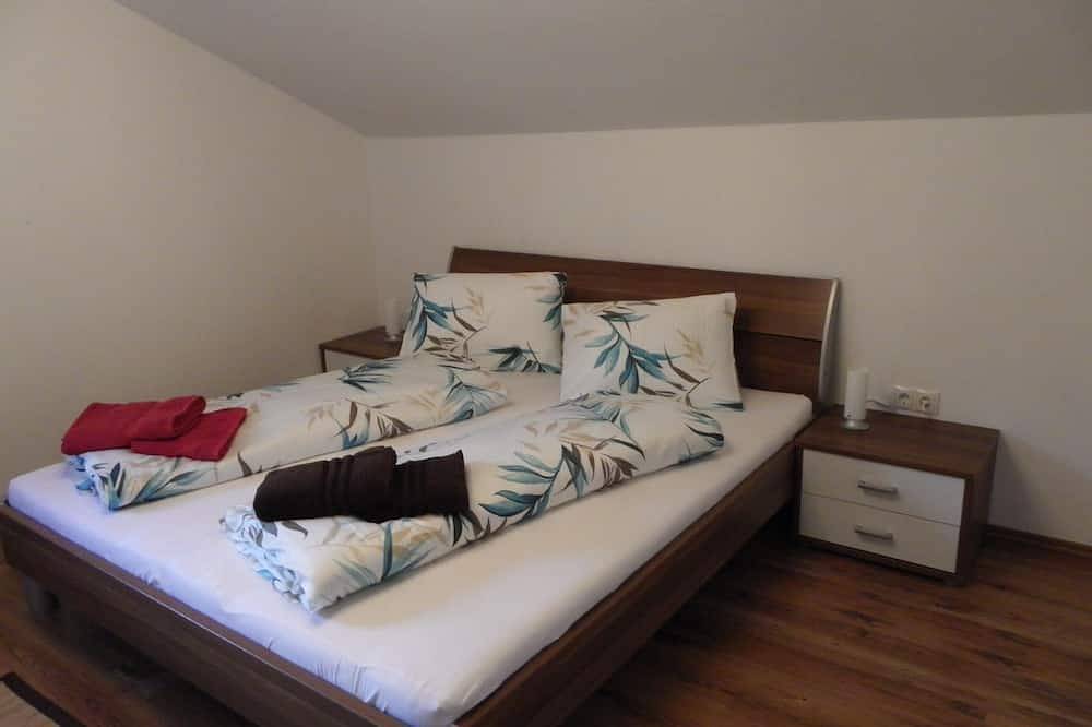 Ganze Wohnung, Ahorn, 120m²,Schwendau/Hippach, 2,5km vom Skigebiet entfernt im Landhaus Daum in Tuxer Alpen, Schwendau