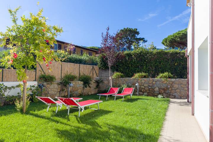 Casa vacanza per 8 persone, con Balcone e Giardino a Marciana Marina