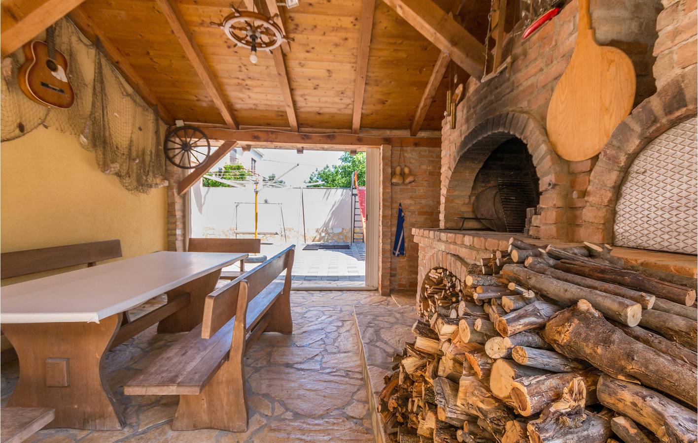 Ganze Ferienwohnung, Reizendes Apartment in Kakma mit Pool, WLAN und in der Nähe des Stadtzentrums in Općina Polača, Zadar