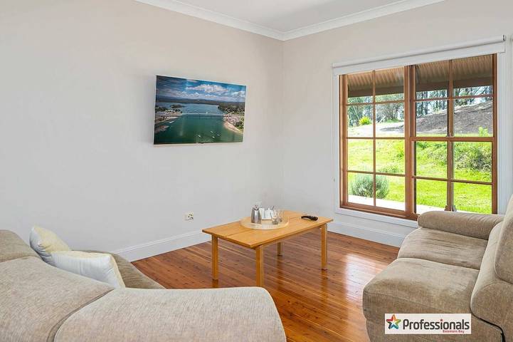 Holiday home for 8 people, with garden and balcony in Malua Bay