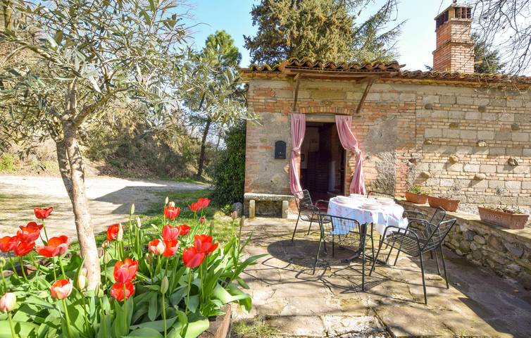 Appartamento intero, Accogliente appartamento con piscina, giardino, parcheggio in Monte Santa Maria Tiberina, Valtiberina