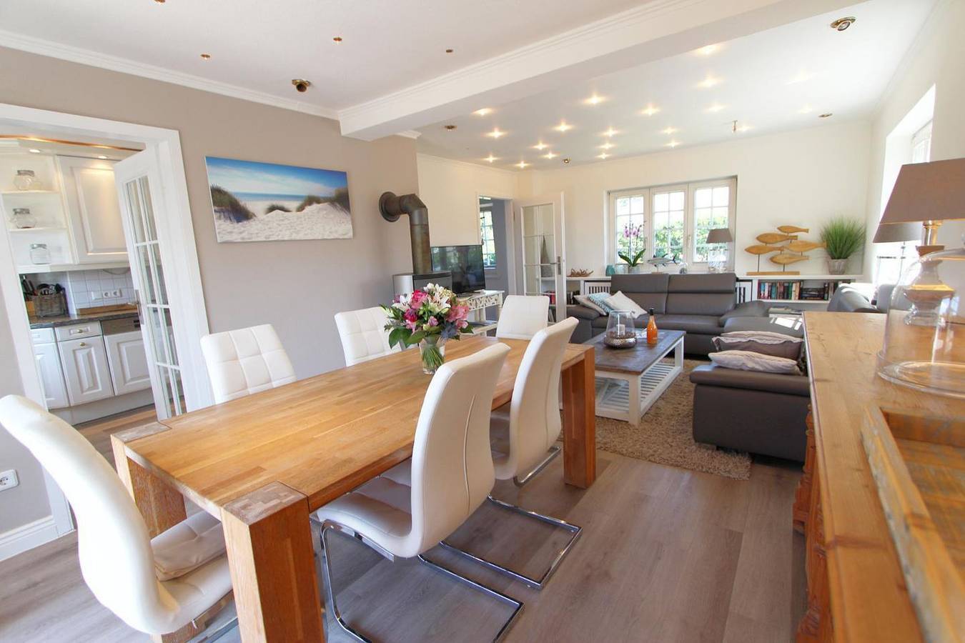 Großzügige Haushälfte unter Reet mit wunderschönem Garten. Ein Hund auf Anfrage in Wenningstedt, Sylt