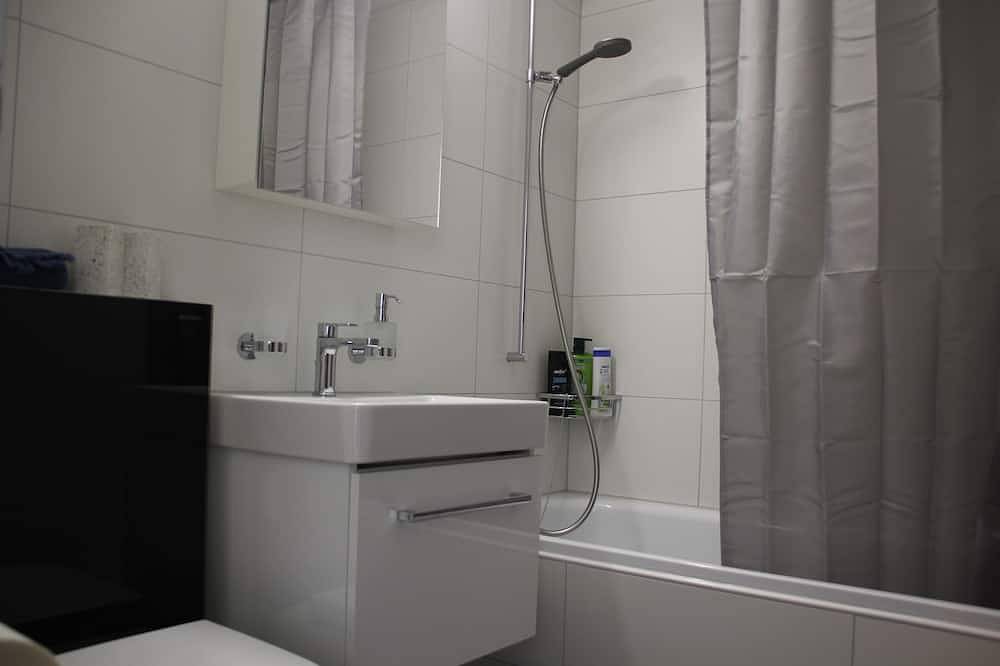 Ganze Wohnung, Seesicht 20min zur Cloy Pier crash landing on you\n\n in Spiez, Thunersee