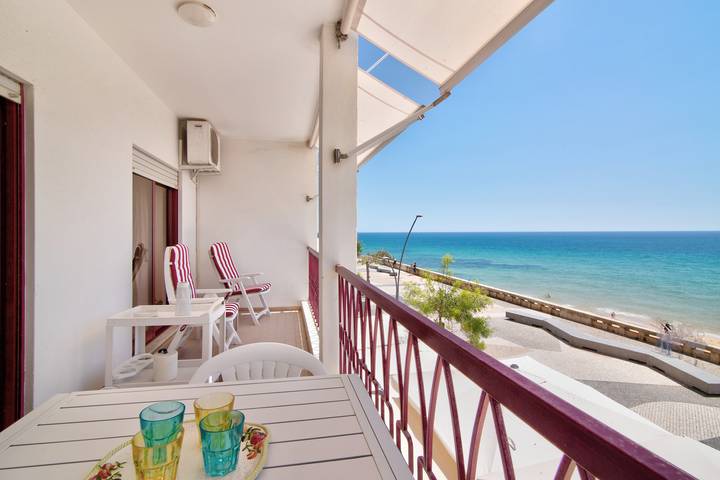Gîte pour 8 personnes, avec balcon à Armação de Pera - 2