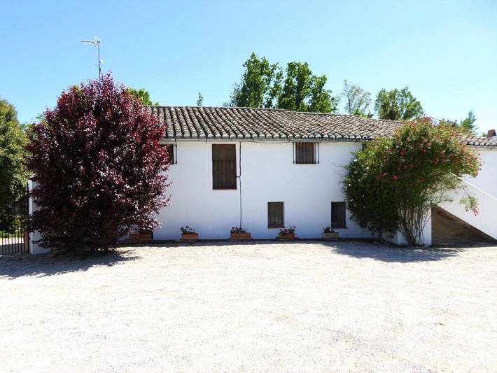Chalet para 6 personas, con piscina y terraza además de sauna y vistas en Ronda