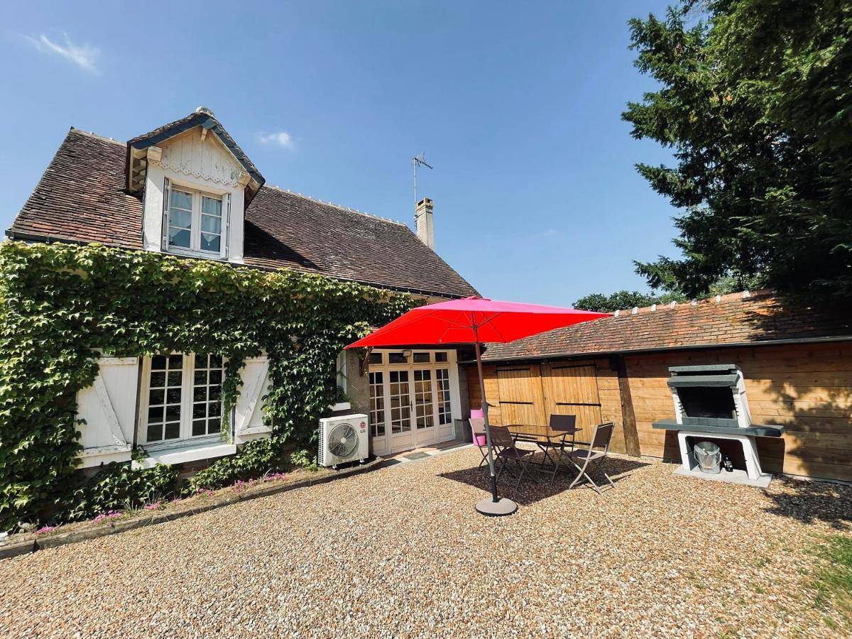 Two-Bedroom House in Esvres, Région de Tours