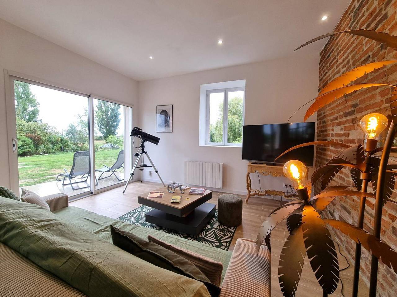 Gîte charmant de 5 pers. avec terrasse et nature à Précieux in Précieux, Montbrison