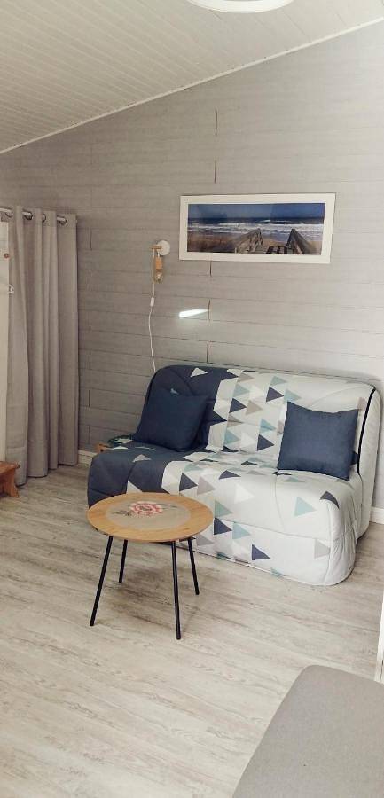 Double Room in Ver-sur-Mer, Côte de Nacre