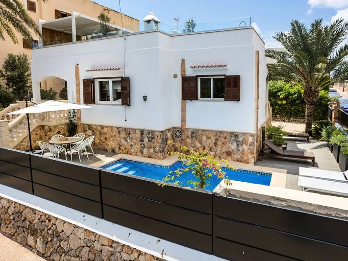 Ferienhaus für 6 Personen, mit Terrasse und Garten sowie Pool in Cala Santanyí