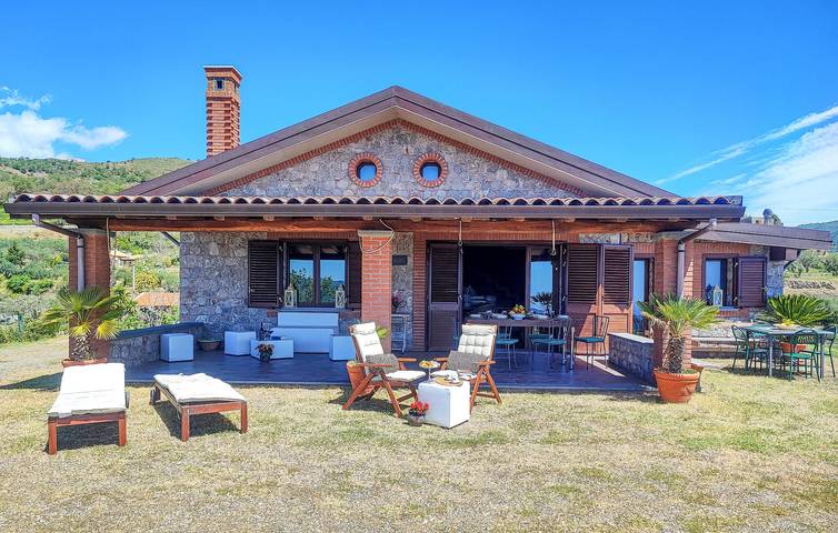 Ferienhaus für 6 Personen, mit Terrasse und Garten