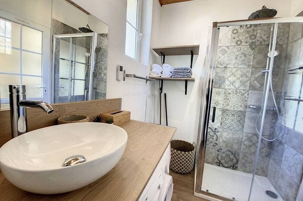 Appartement entier, À la Campagne en Provence, Parking et Jardin in Volx, Parc naturel régional du Luberon