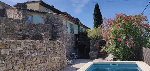 Gîte pour 8 personnes, avec jardin ainsi que piscine et vue à Cornillon