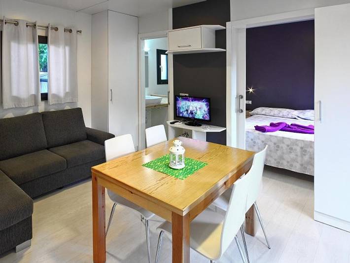 Camping Globo Barcelona - Bungalow 5 persons - Infinity 5 - 5 people in Platja de les Roques Blanques (Canet de Mar), Canet de Mar
