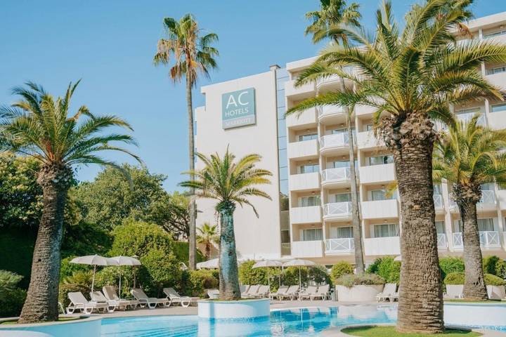 Hôtel pour 2 personnes, avec Balcon et Terrasse ainsi que Jardin et Piscine dans Office de Tourisme d'Antibes