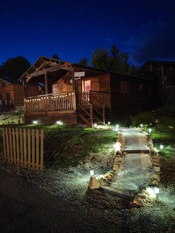 Maison de campagne pour 4 personnes, avec vue ainsi que piscine et jardin, animaux acceptés à Saint-Laurent-en-Grandvaux