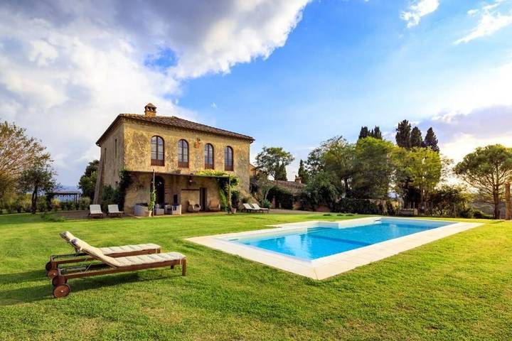 Villa per 8 persone, con Balcone e Terrazza nonché Giardino e Piscina a Buonconvento