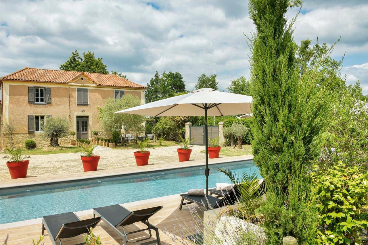 La Bastide 1767 Villa de charme avec piscine 15x5, climatisation, 4 chambres, cuisine extérieur in Saint-Mont, Gers