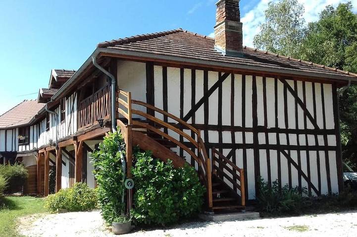 Gîte pour 12 personnes, avec jardin et balcon