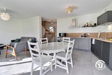 Gîte pour 4 personnes, avec terrasse et jardin à Le Hézo