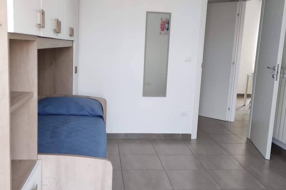 Appartamento intero, La Terrazza, appartamento per famiglie a soli 3 km dalle spiagge in Casamassella, Uggiano la Chiesa