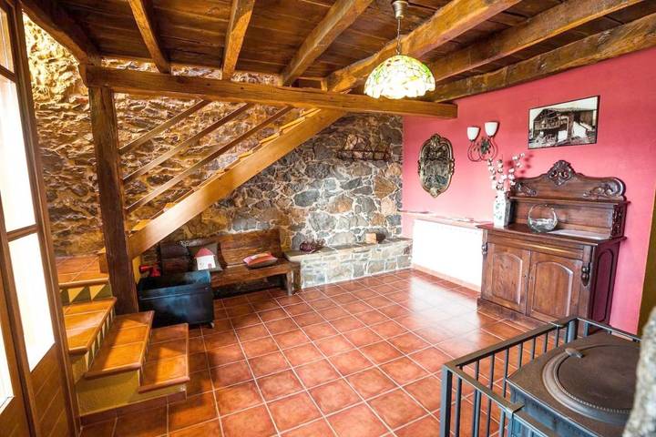 Chalet para 11 personas, con terraza y jardín además de vistas y piscina en Osona - 3