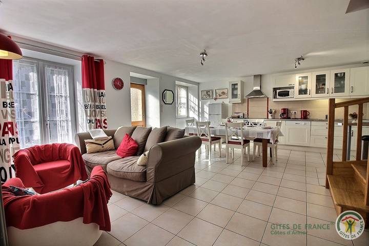 Gîte pour 6 personnes, avec Jardin à Trémeur