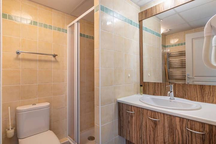 Entire apartment, Cosy studio | 2 piscines + vues imprenables in Callian, Draguignan region
