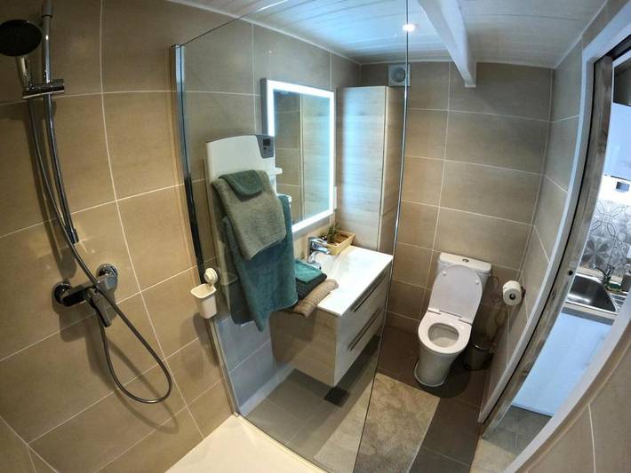 Gîte pour 3 personnes, avec vue et jardin, adapté aux familles à Camps-la-Source - 3