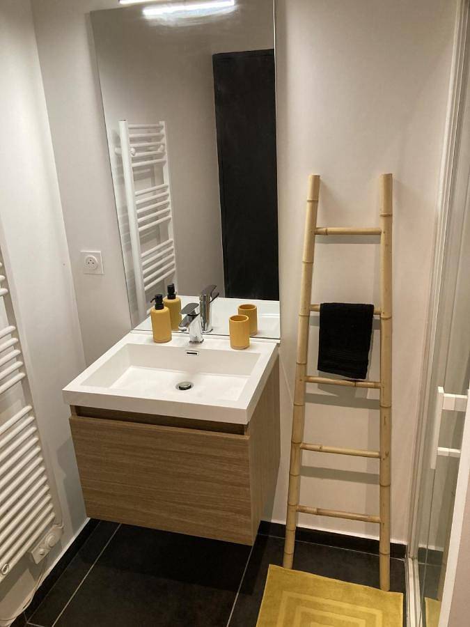 Appartement entier, One-Bedroom Apartment in Espalion, Aveyron