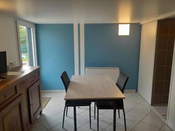 Gîte pour 2 personnes, avec terrasse à Rochetoirin