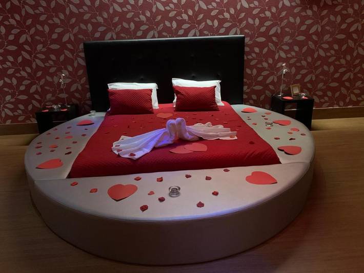 Station pour 2 personnes, avec piscine ainsi que jardin et terrasse, animaux acceptés à Penafiel - 3