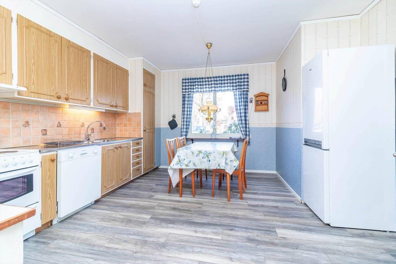 Kro883 Kosta - Stora Vägen 35 in Kronoberg