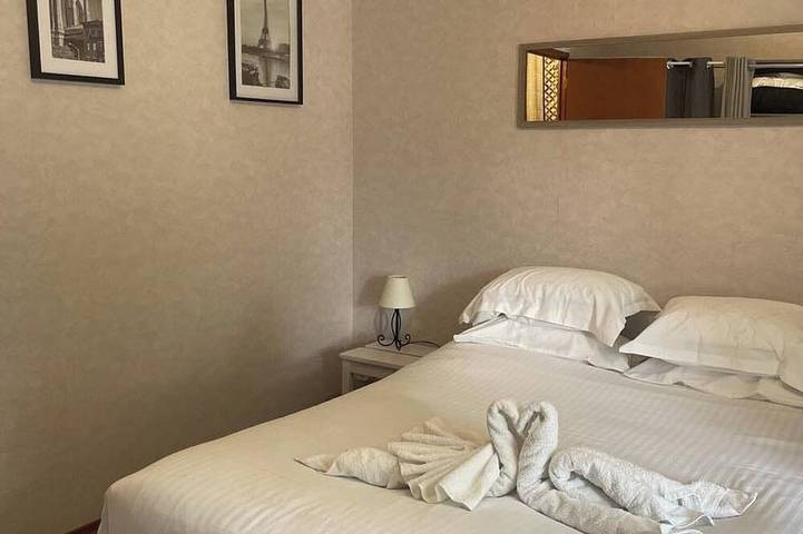 Ganze Wohnung, Superbe Appartement Neuf Face au Château - 2 ch / 5 Pers - Netflix Canal+ - Wifi in Sedan, Ardennen