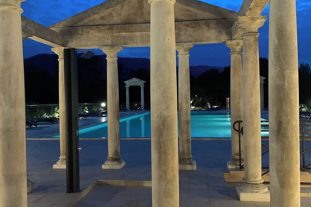 Entire apartment, Small single-storey house in the enchanting grounds of Château des Gipières in Montbrun-les-Bains, Nyons region