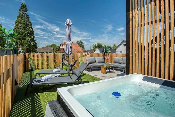 Location de vacances pour 6 personnes, avec Jacuzzi ainsi que Jardin et Sauna à Truchtersheim