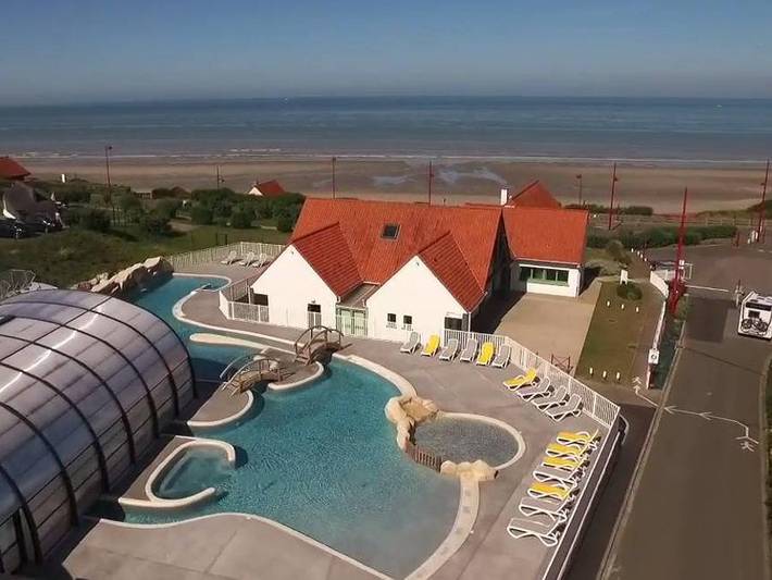 Camping pour 4 personnes, avec Bassin pour enfant