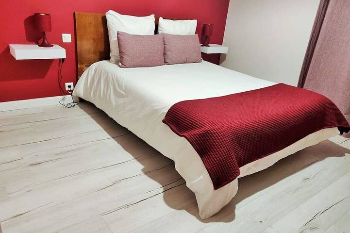 Gîte pour 12 personnes, avec jardin, animaux acceptés à Peyrole - 2