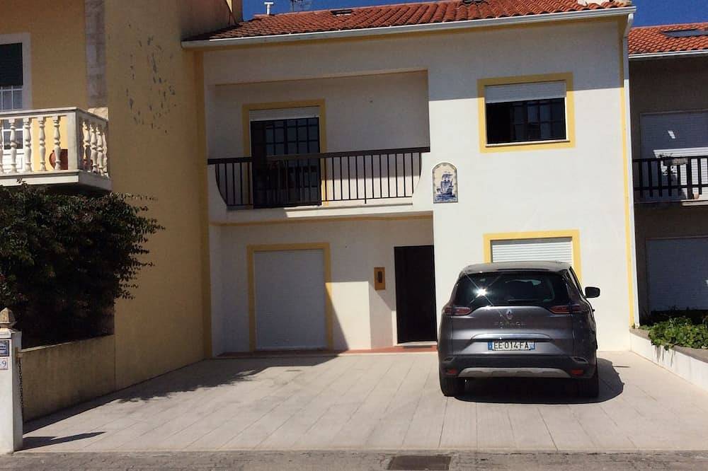 Ganze Wohnung, Komfortable Maisonette-Wohnung 7 Gehminuten vom Strand entfernt. in Praia da Tocha, Tocha